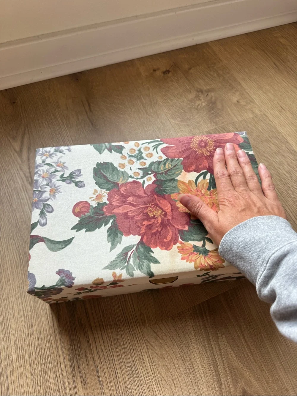 Vintage Floral Pattern Decorative Jewelry Storage Box in Pink, Green & Yellow